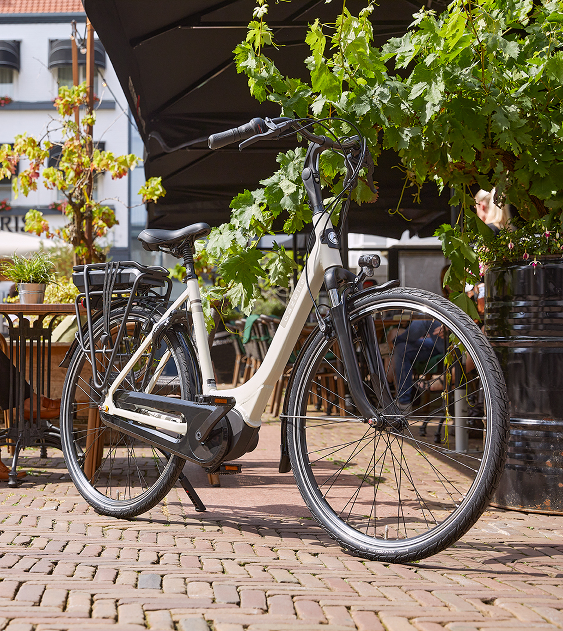 Paris Comfortable e bike Gazelle
