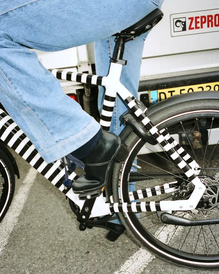 2026_MADSN_GAZELLE_BIKE_BK 9